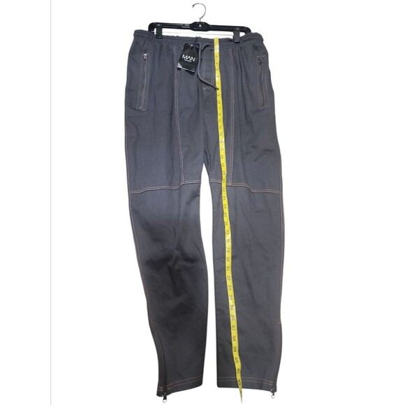 NWT boohooMAN Men’s 2XL Dark Gray Cargo Pants Zip Pockets Jogger Style - Picture 2 of 7